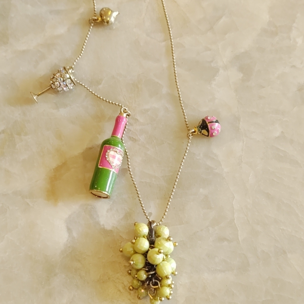 NWT Adorable Betsey Johnson Necklace